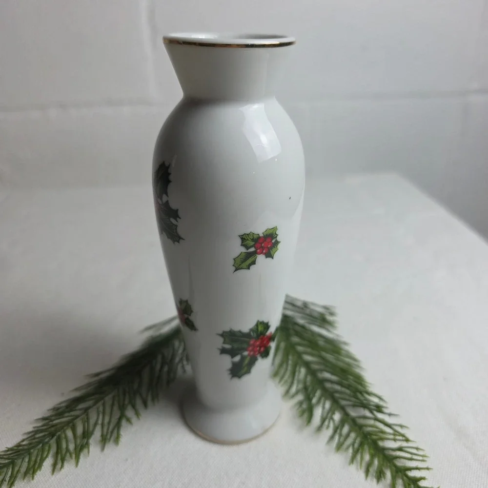 Vintage Lefton Holly Berry Bud Vase Porcelain Gold Trim Japan 7942 Christmas